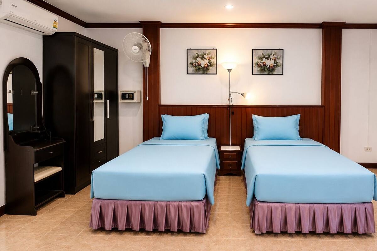 Deluxe Twin Room with Balcony