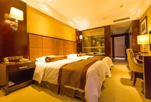 Minibar, in-room safe, desk, blackout drapes - Chengdu Gaoyi Hotel (Chengdu)
