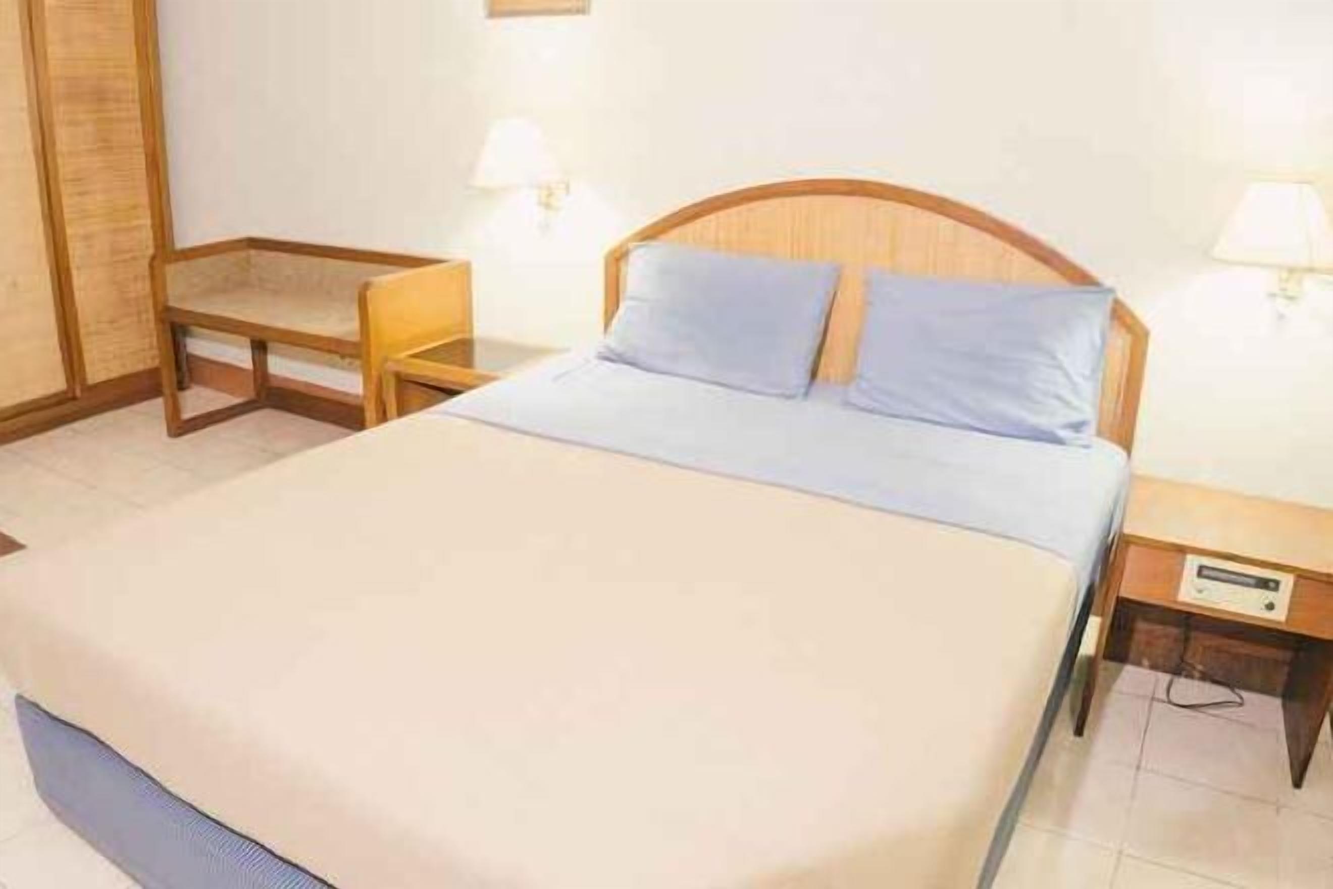 Bureau, rideaux occultants, Wi-Fi gratuit, draps fournis