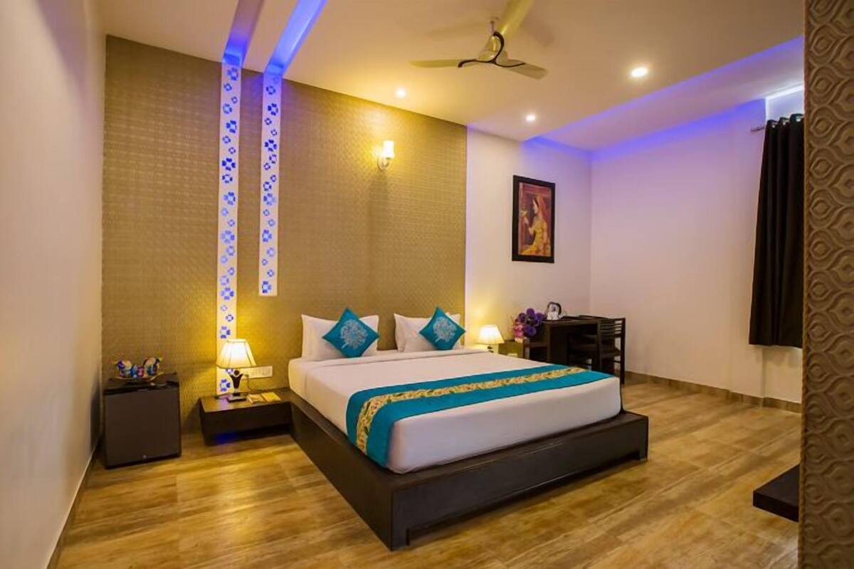 In-room safe, desk, rollaway beds, free WiFi