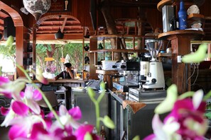 Breakfast, lunch, dinner served; international cuisine