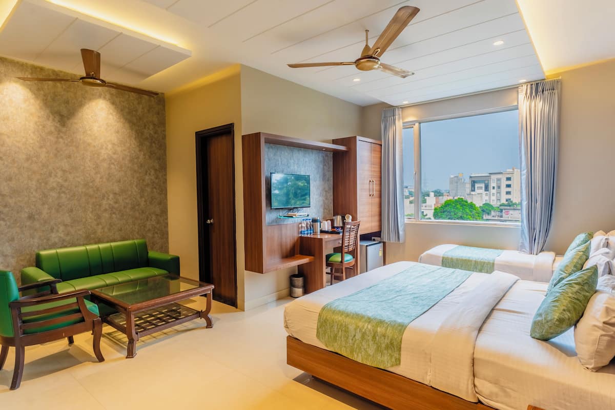 Luxury Triple Room, City View | 1 bedroom, desk, iron/ironing board, free WiFi