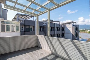 精緻套房, 多張床, 山景 | 露台/庭院