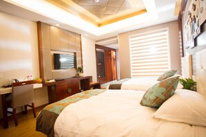 Twin Room (Theme) | Desk, iron/ironing board, free WiFi