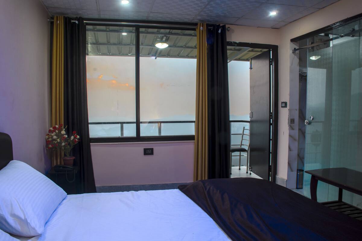 Executive Triple Room, 1 Bedroom, Balcony, Hill View | Rollaway beds