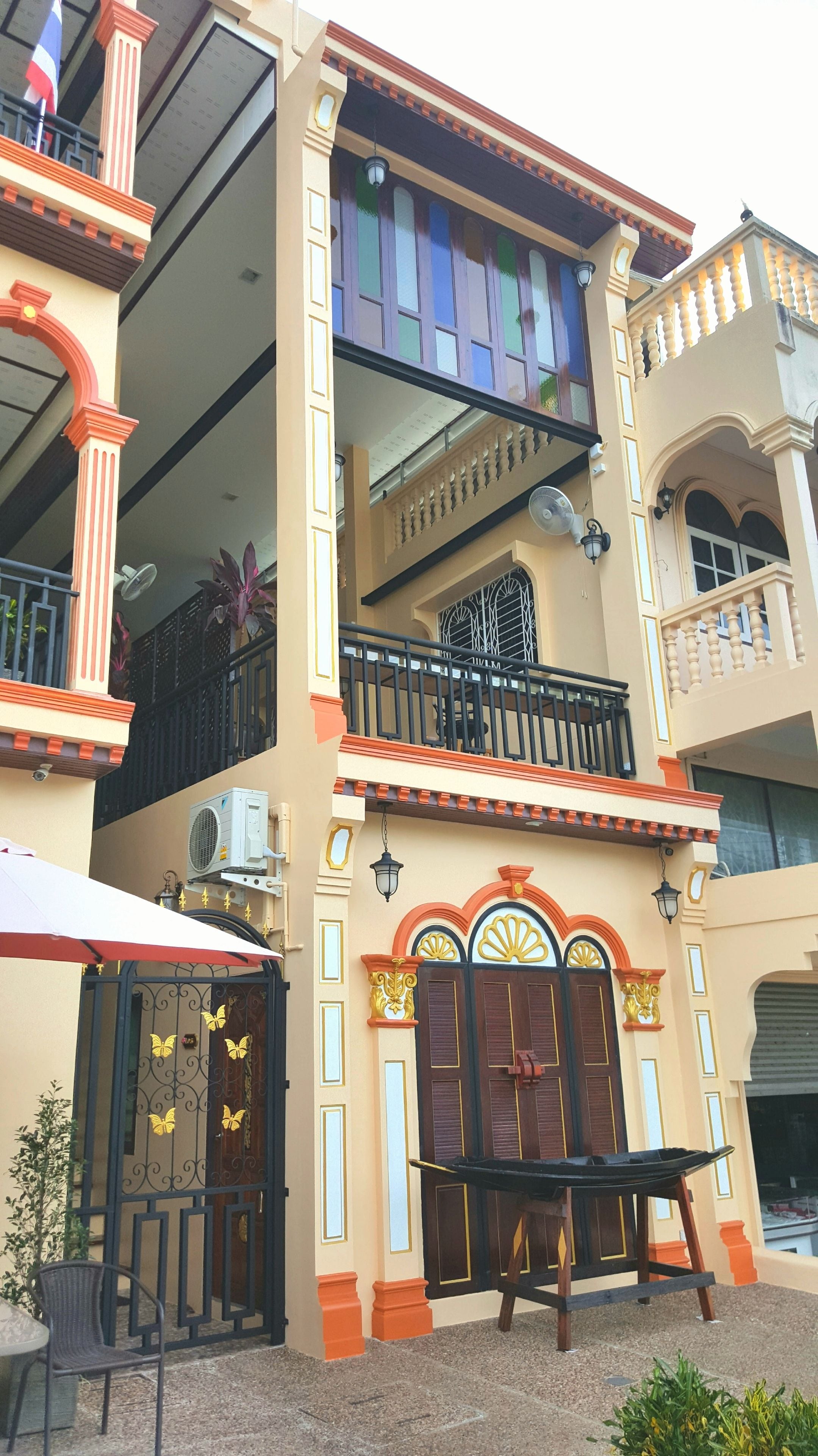 Phục vụ bữa tối, món Thái