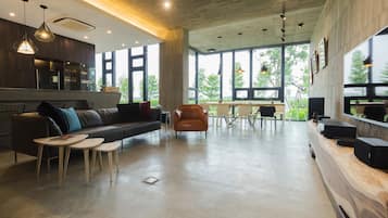 Sala de estar en el lobby