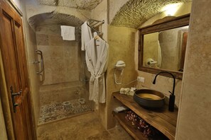Family Suite | Egyptian cotton sheets, premium bedding, pillow-top beds, in-room safe