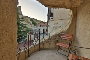 Luxury Suite, Balcony | Egyptian cotton sheets, premium bedding, pillow-top beds, in-room safe