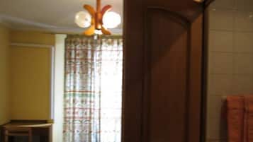 Triple Room, Private Bathroom | Bathroom