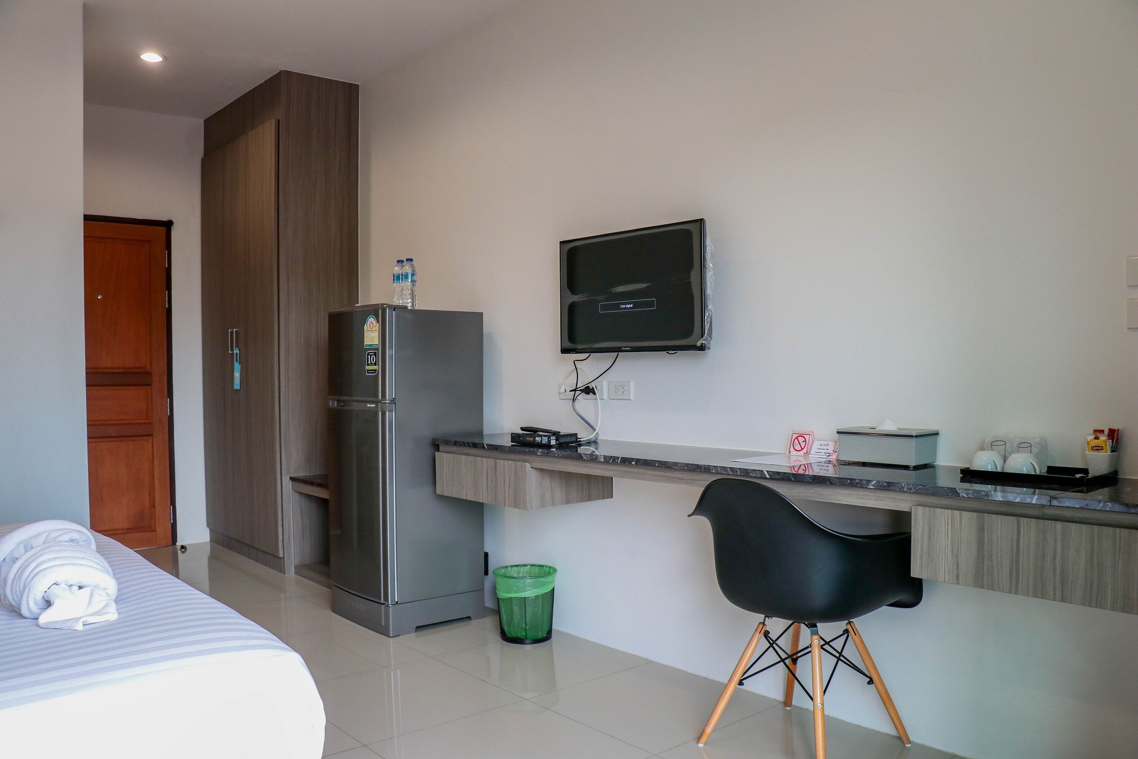 deluxe double room | blackout curtains, free wifi, bed sheets