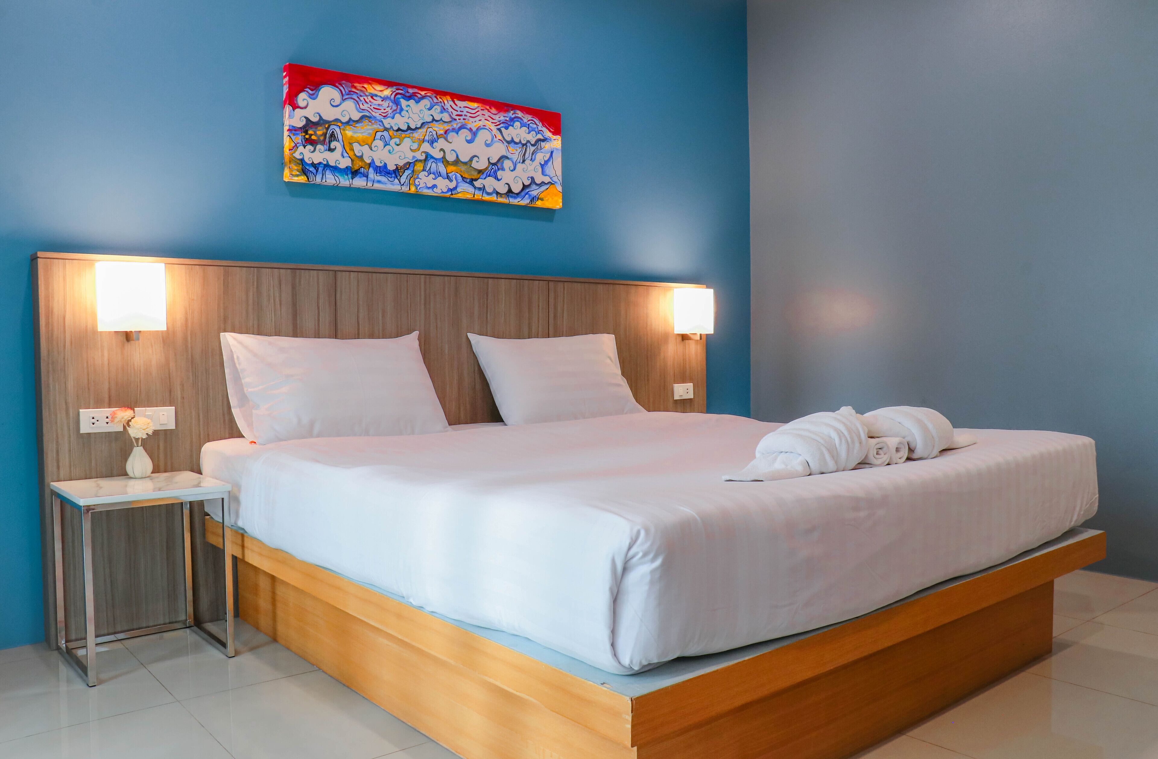 deluxe double room | blackout curtains, free wifi, bed sheets