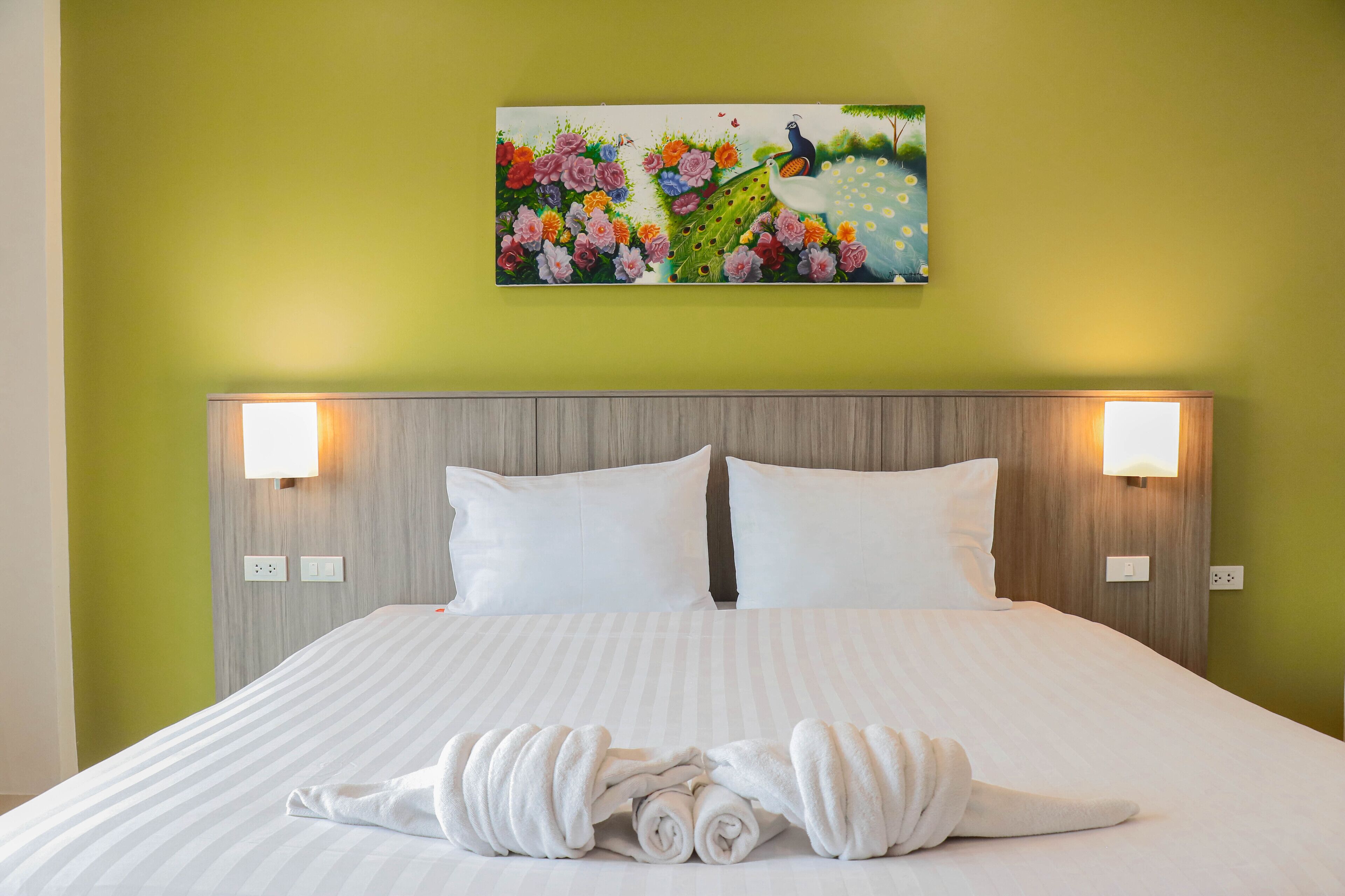 deluxe double room | blackout curtains, free wifi, bed sheets