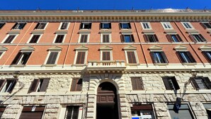 Unclassified image, 5 of 55, button - Lappartamento - Colosseo Area (Rome)