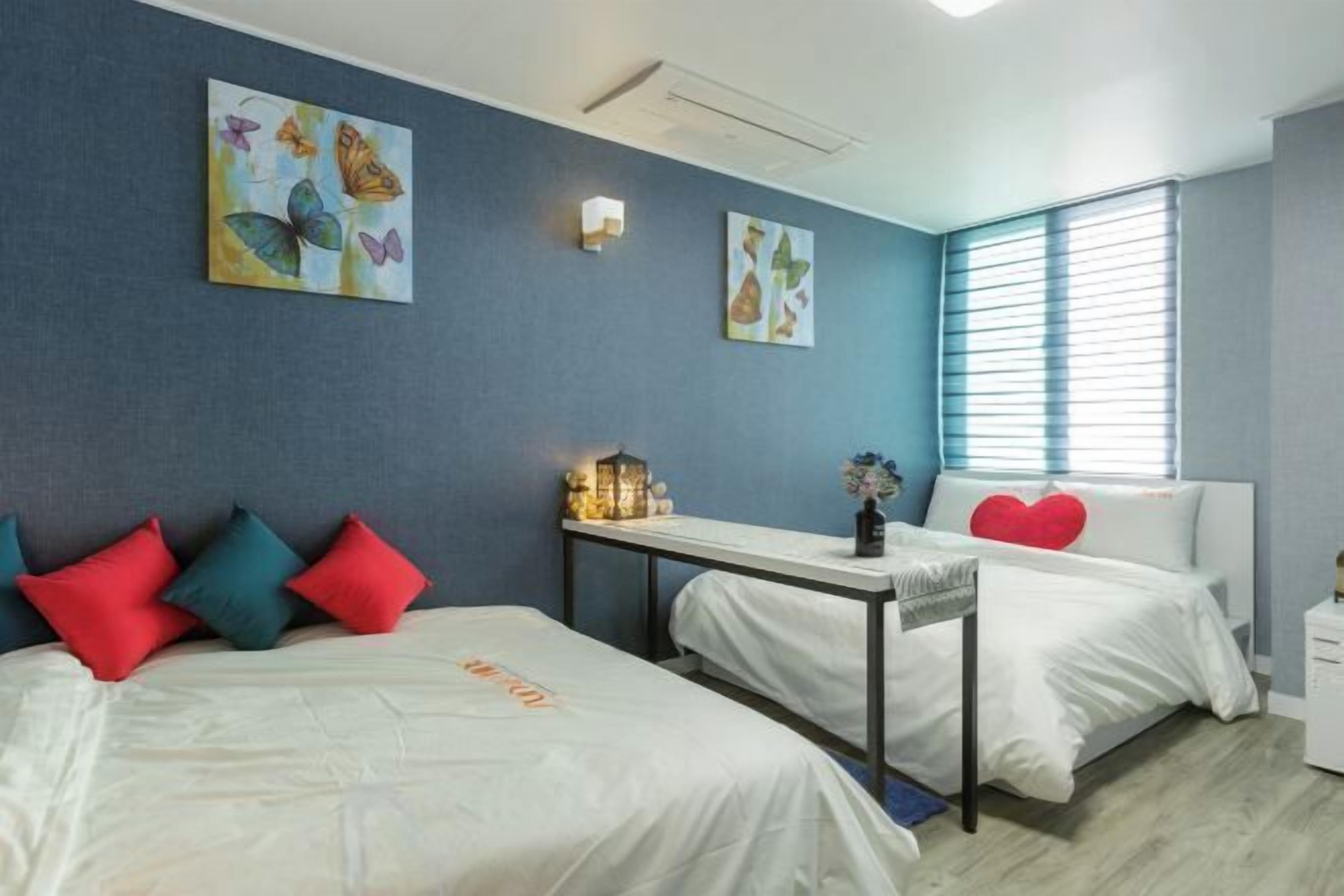 Escrivaninha, Wi-Fi de cortesia, roupa de cama