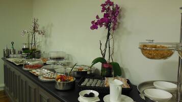 Dagelijks continentaal ontbijt inbegrepen