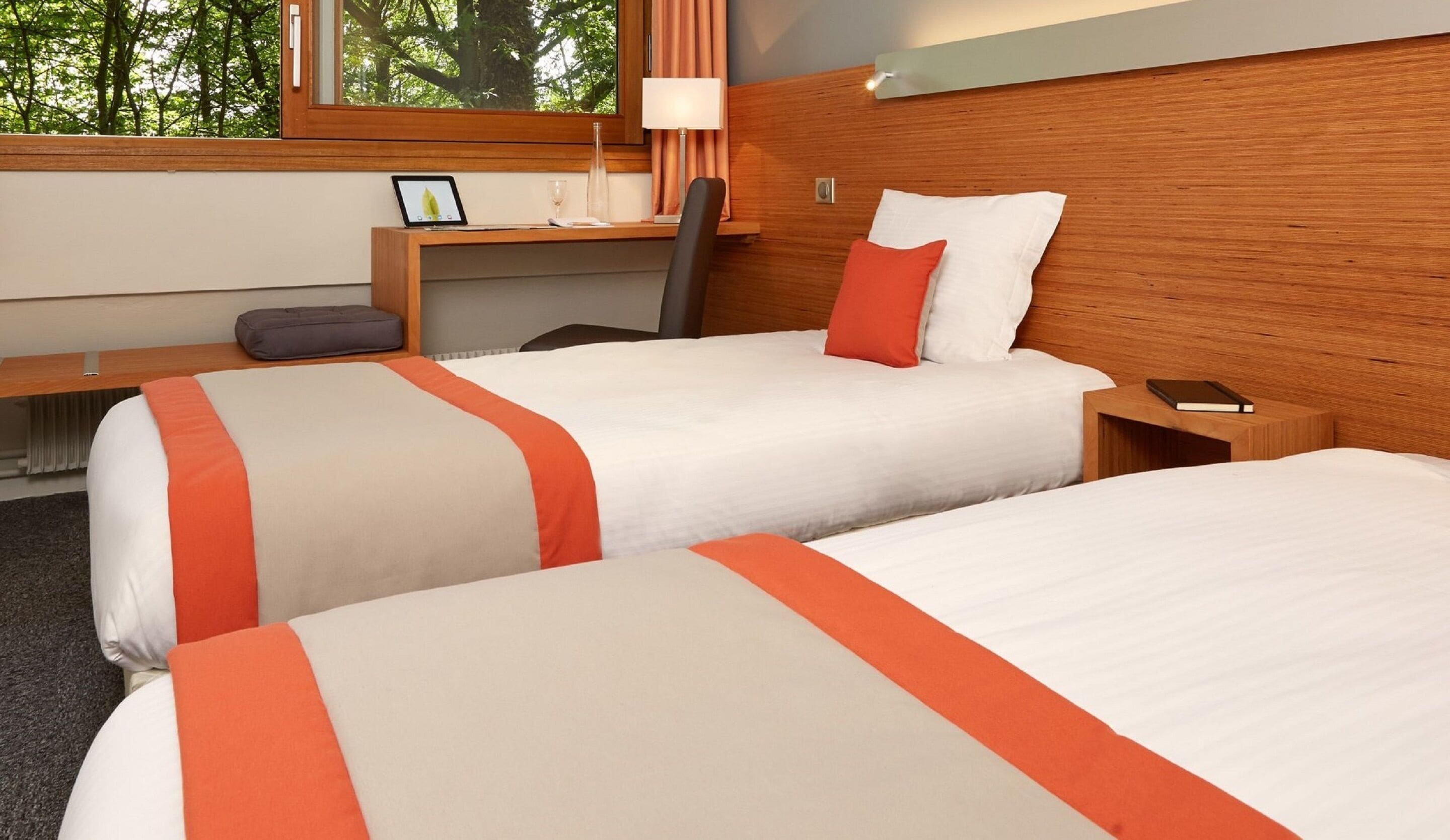 twin room | premium bedding, desk, iron/ironing board, free wifi