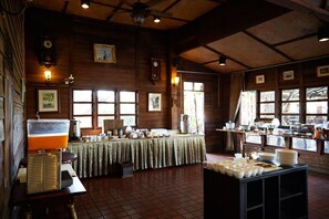 Desayuno continental todos los días (con cargo)