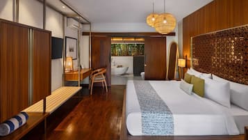 Minibar, in-room safe, free WiFi, bed sheets