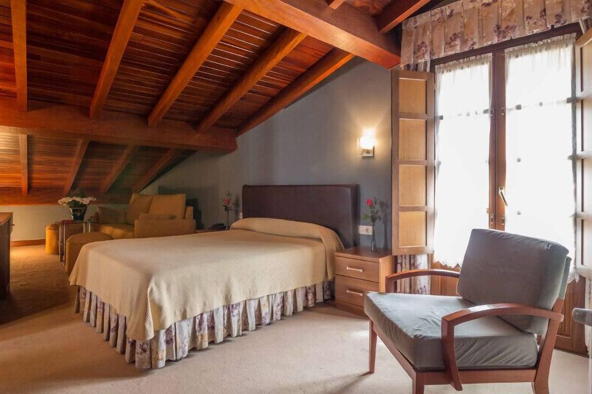 minibar, in-room safe, desk, blackout curtains