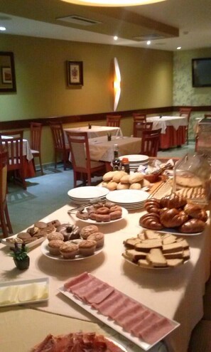 Buffet - Gran Hotel Rural Cela (Belmonte de Miranda)