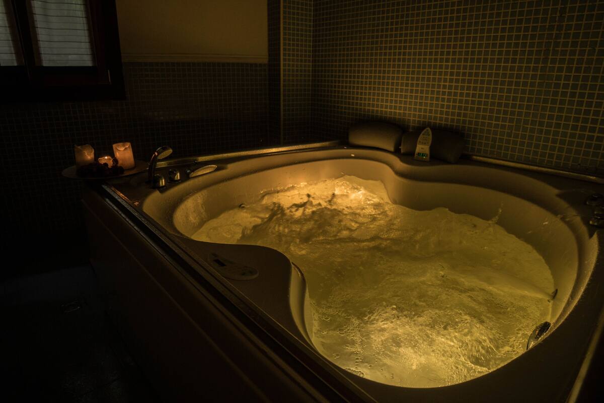 superior double room | private spa tub