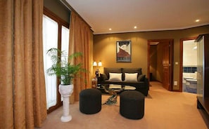 Superior Double Room | Living area