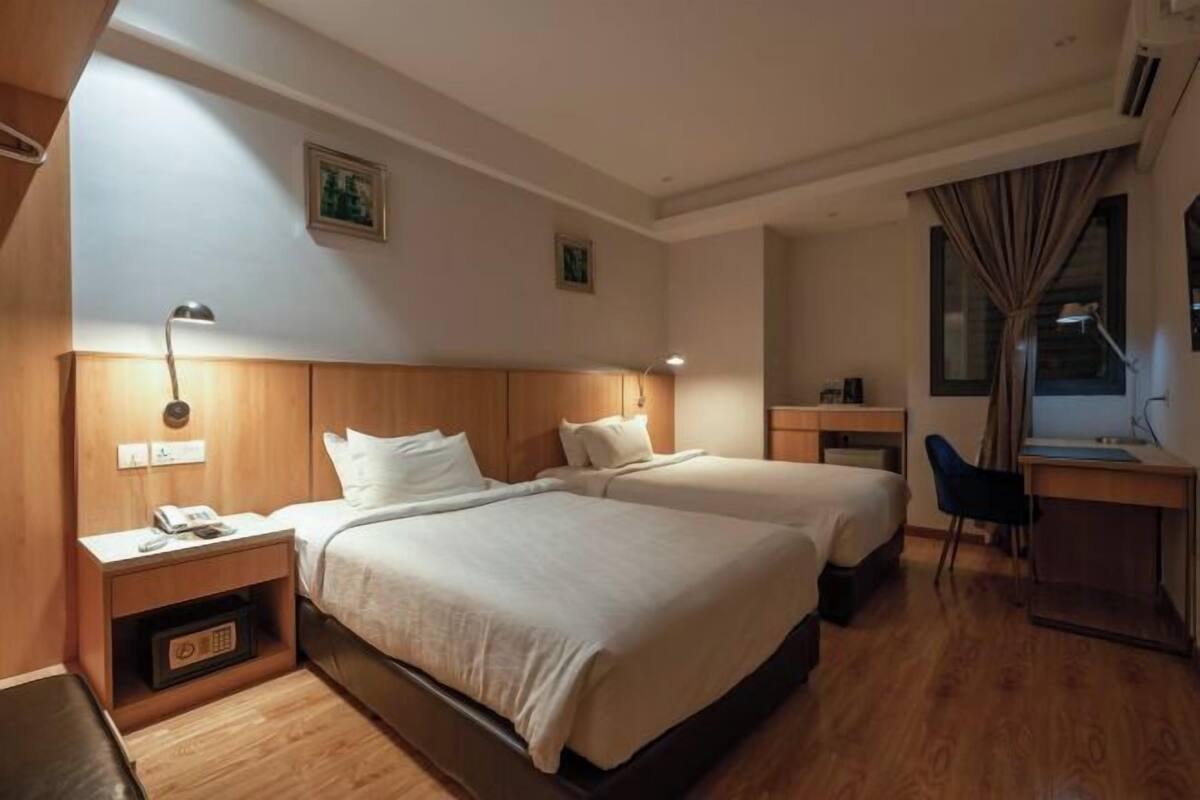 Minibar, in-room safe, desk, laptop workspace