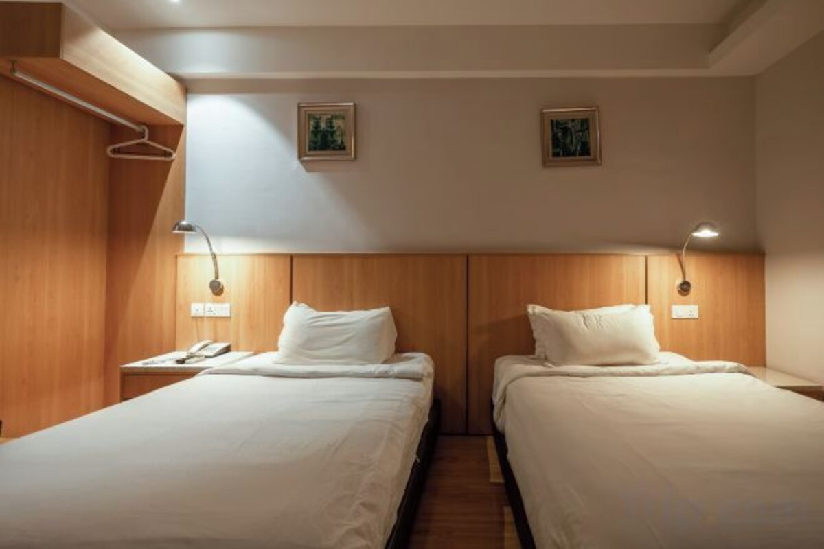 Standard Twin Room No Window
