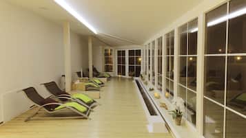 Een sauna, een stoombad, lichaamsbehandelingen, aromatherapie