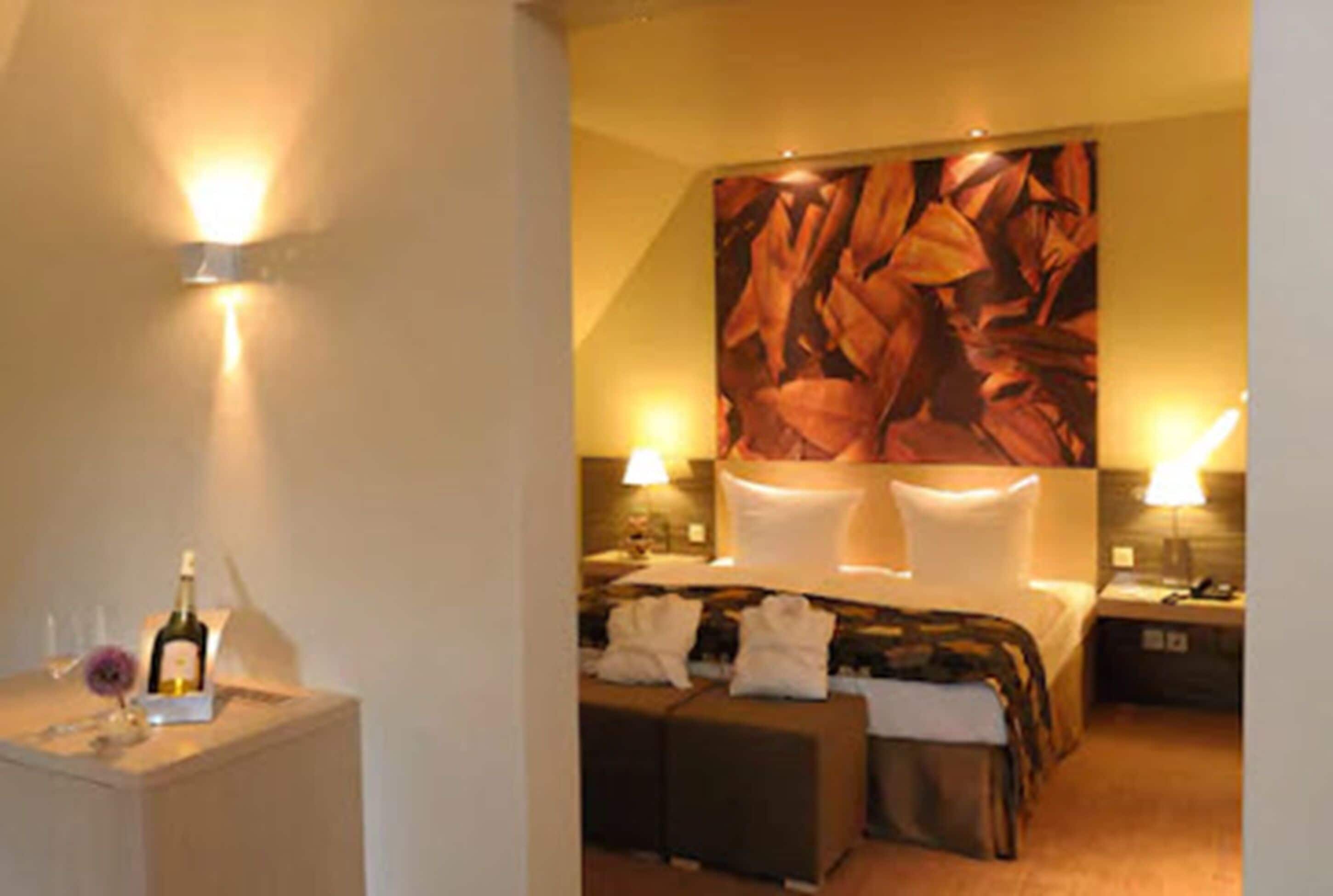 studio | minibar, in-room safe, desk, blackout curtains