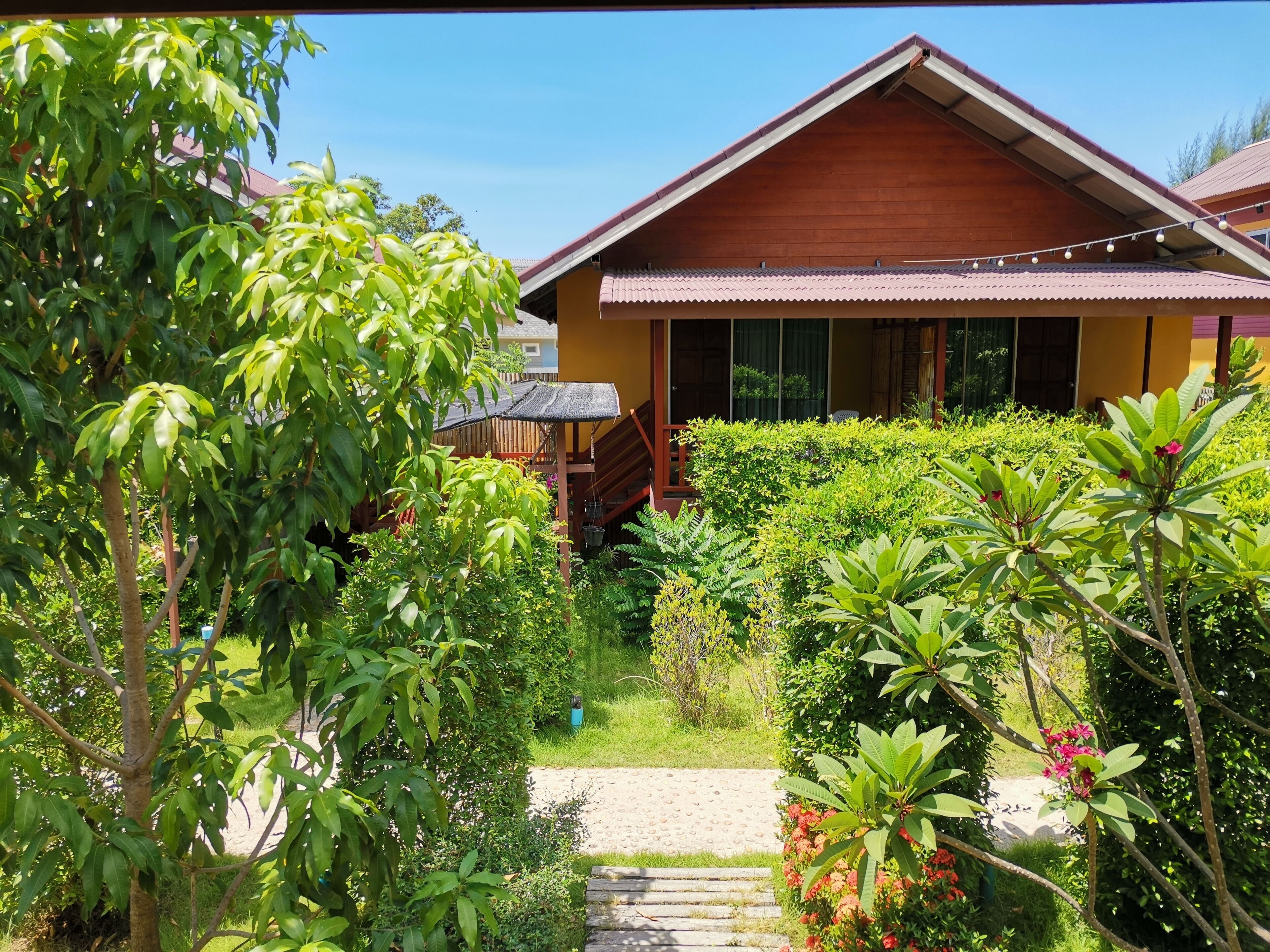 bungalow, garden view | 1 bedroom, hypo-allergenic bedding, minibar, in-room safe