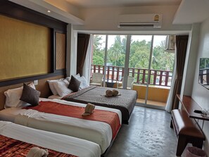 Familienzimmer, Balkon | Allergikerbettwaren, Minibar, Zimmersafe, laptopgeeigneter Arbeitsplatz