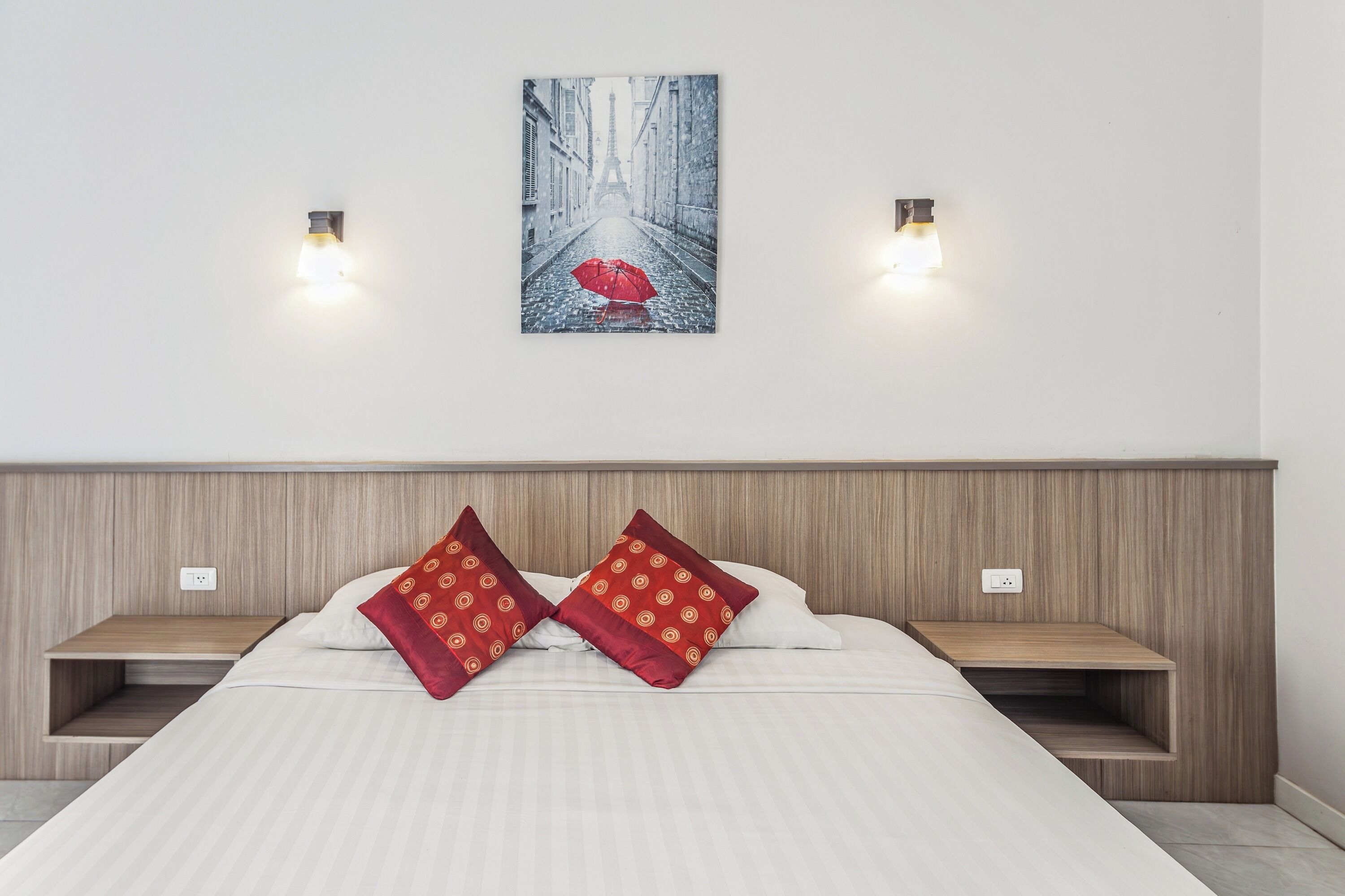 double room | desk, blackout curtains, free wifi, bed sheets