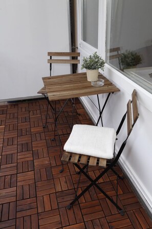 Deluxe Studio Suite, 1 Bedroom, Courtyard View | Balcony