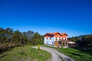 Front of property - Mendi Alai (Valle de Carranza)