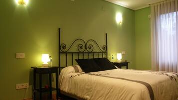 Double Room, Terrace (Avellano) | Desk, laptop workspace, blackout curtains, soundproofing