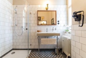 Comfort Apartment (5 Adults) | Bathroom amenities | Shower, free toiletries, hair dryer, bathrobes