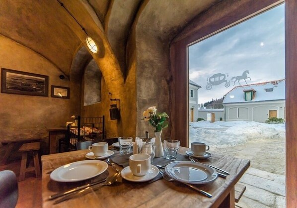 Daily buffet breakfast (CZK 180 per person)