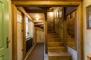 Comfort Apartment (2 Adults, Attic) | In-room safe, desk, iron/ironing board, cribs/infant beds