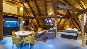 Căn hộ tiện nghi đơn giản (2 Adults, Attic)