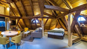 Departamento Confort (2 Adults, Attic) | Caja de seguridad en la habitación y escritorio