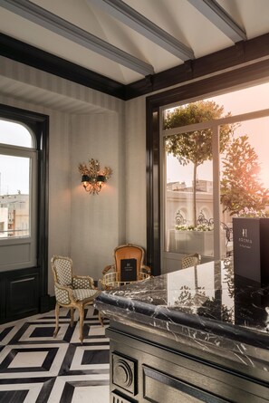 Bar (on property) - Relais & Châteaux Heritage Madrid (Madrid)