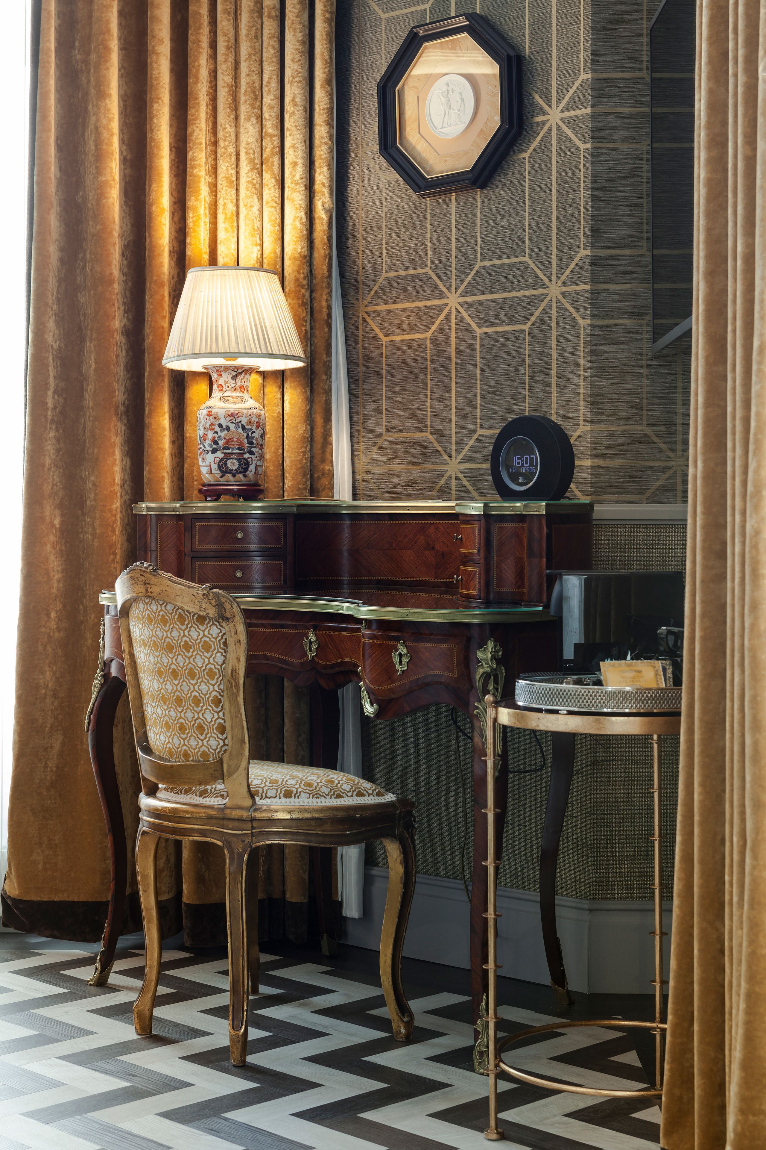 junior suite | 1 bedroom, minibar, in-room safe, desk