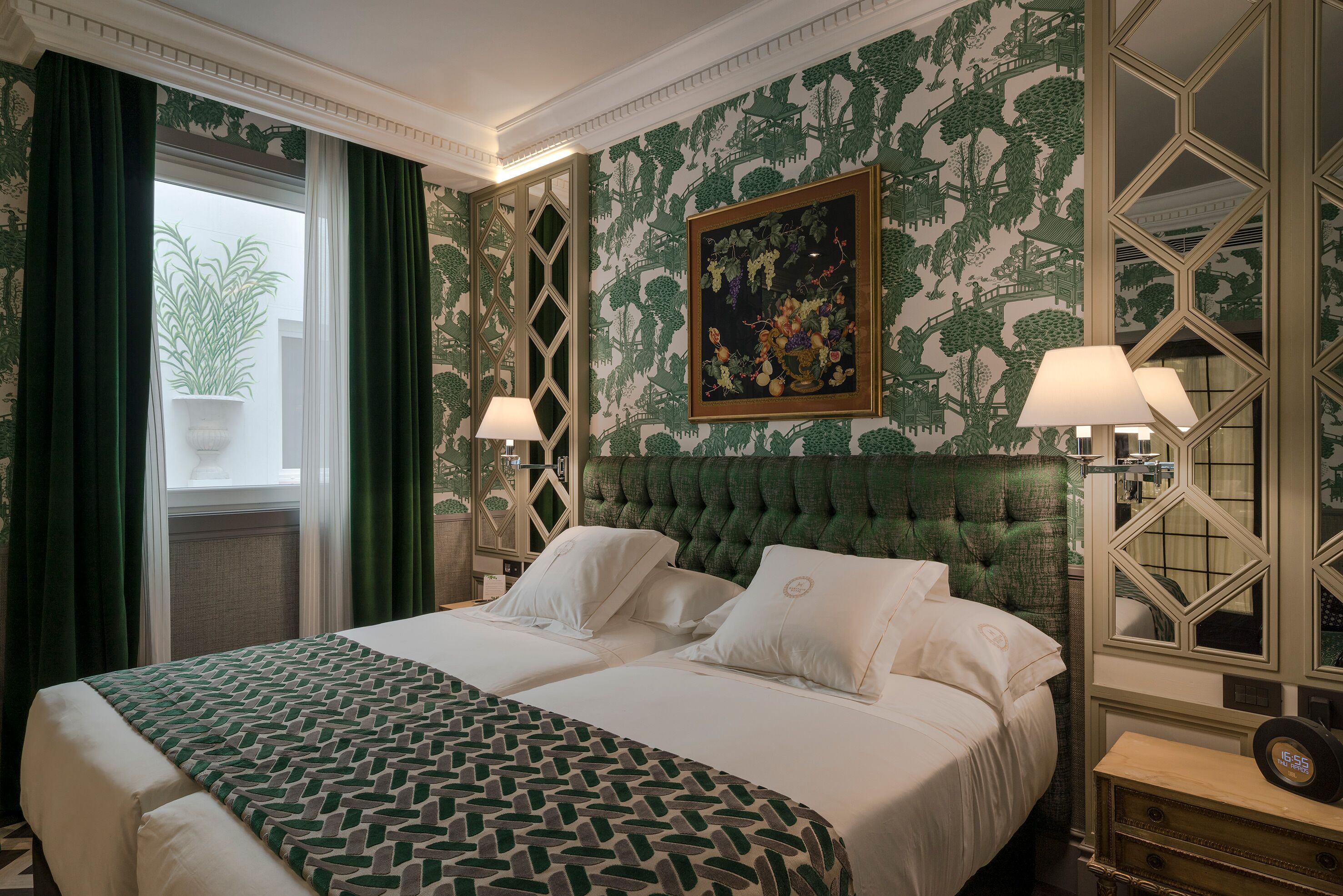 Double Room, Mobility Accessible (Interior) | Minibar, in-room safe, desk, blackout drapes