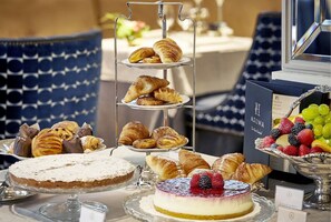 Morgenmadsbuffet hver dag (38 EUR pr. person)