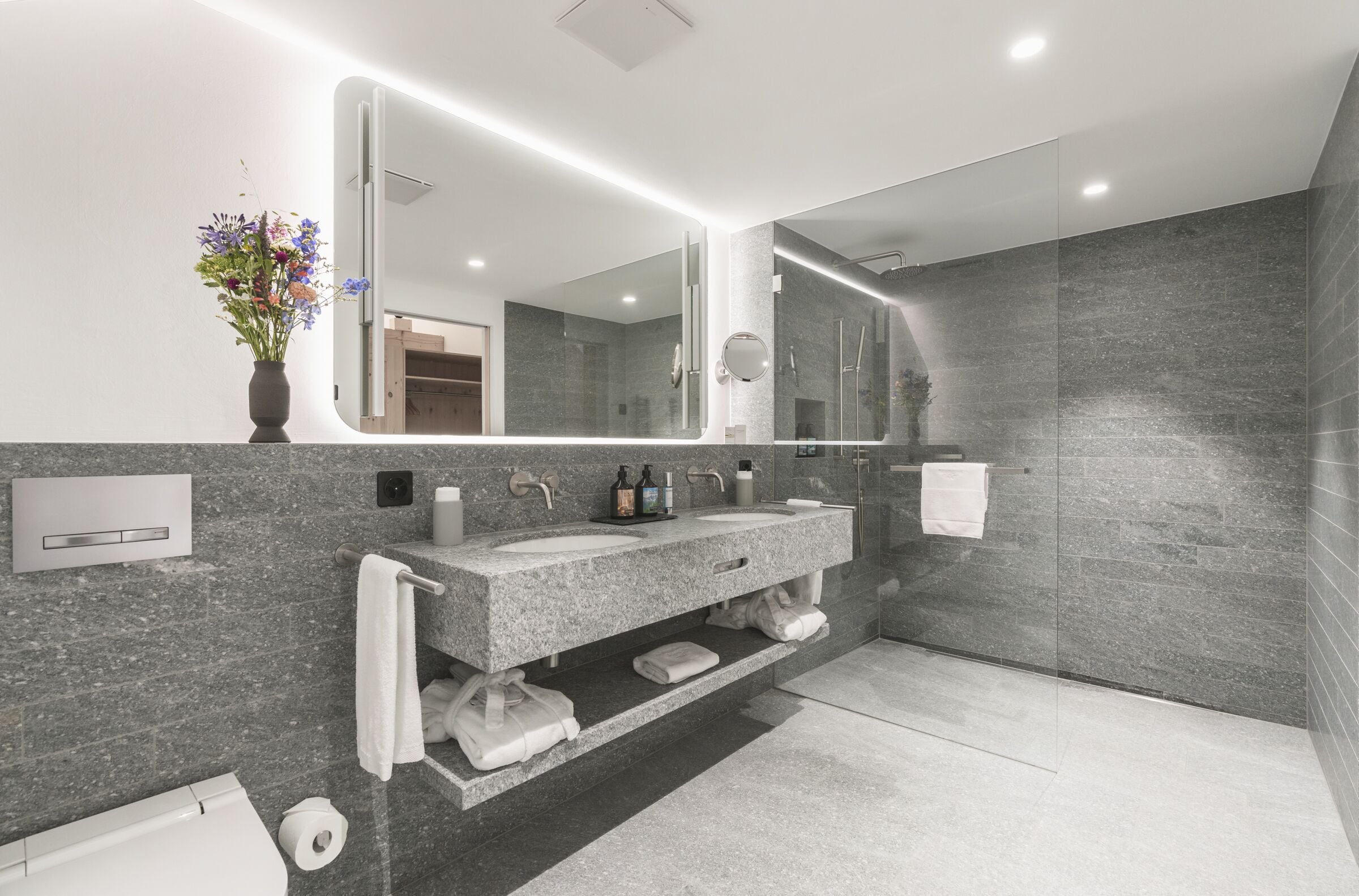 deluxe double room | premium bedding, down duvets, minibar, in-room safe