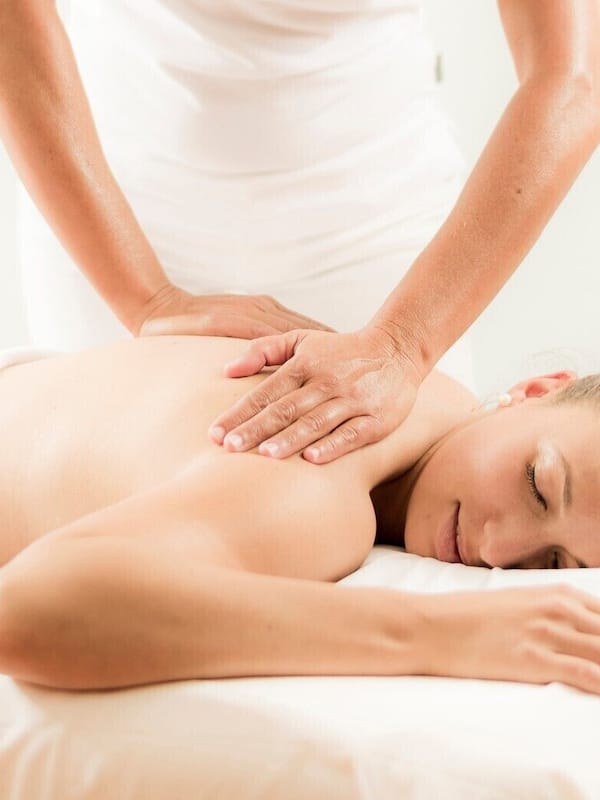 Sauna, hammam, soins corporels, massages aux pierres chaudes
