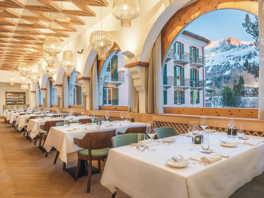 3 restaurantes; se sirve desayuno, almuerzo y cena; cocina mediterránea