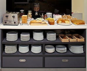 Free daily buffet breakfast - Hotel Vila da Guarda (A Guarda)
